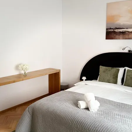 Felix 41 - Piata Victoriei, Near Metro - Rh Living Apartament