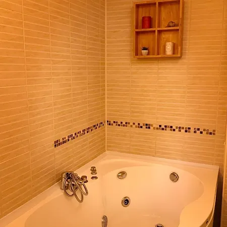 Stay Central Apartment Апартаменты Бухарест