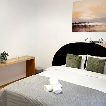 Stay Central Apartment Апартаменты *
