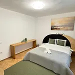 Felix 41 - Piata Victoriei, Near Metro - Rh Living Apartment *