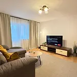 Felix 41 - Piata Victoriei, Near Metro - Rh Living Apartment
